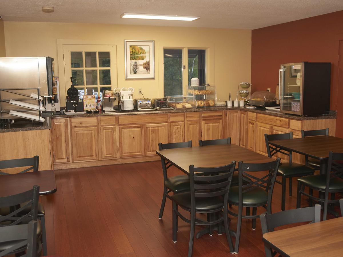 Swiss Chalets Village Inn - thumb 17