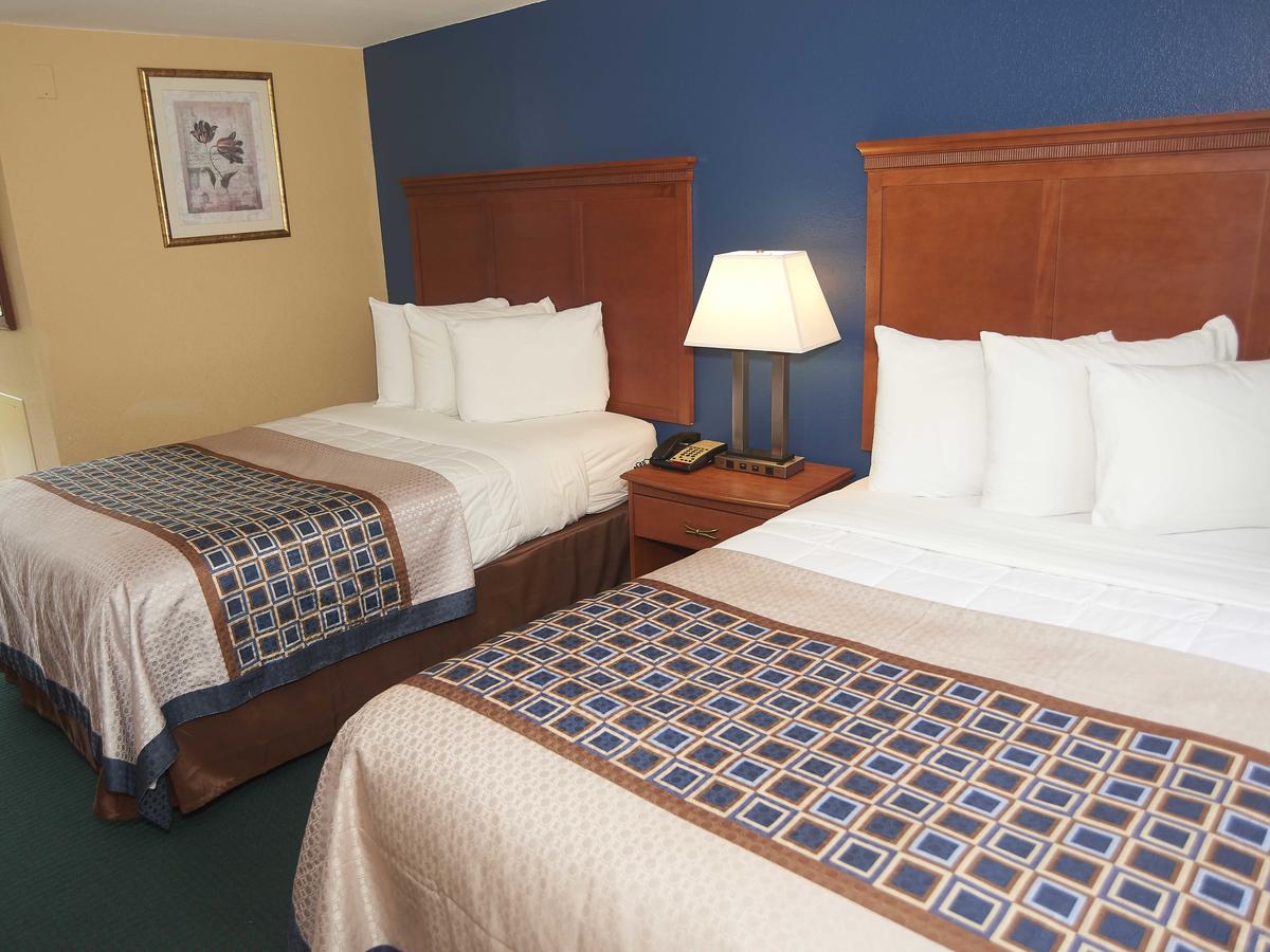 Swiss Chalets Village Inn - thumb 31