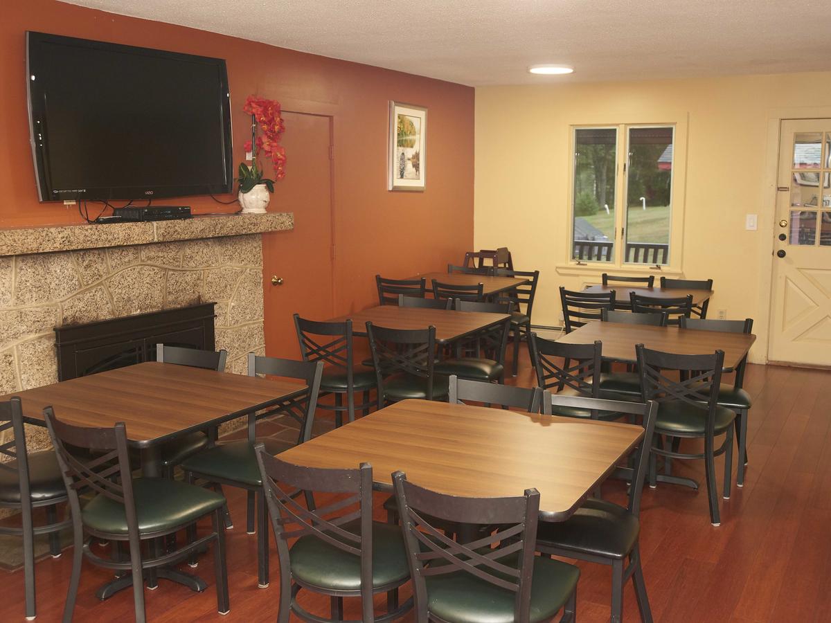 Swiss Chalets Village Inn - thumb 15