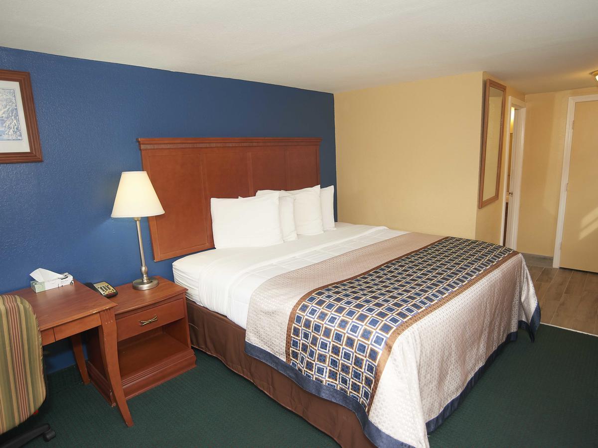 Swiss Chalets Village Inn - thumb 26