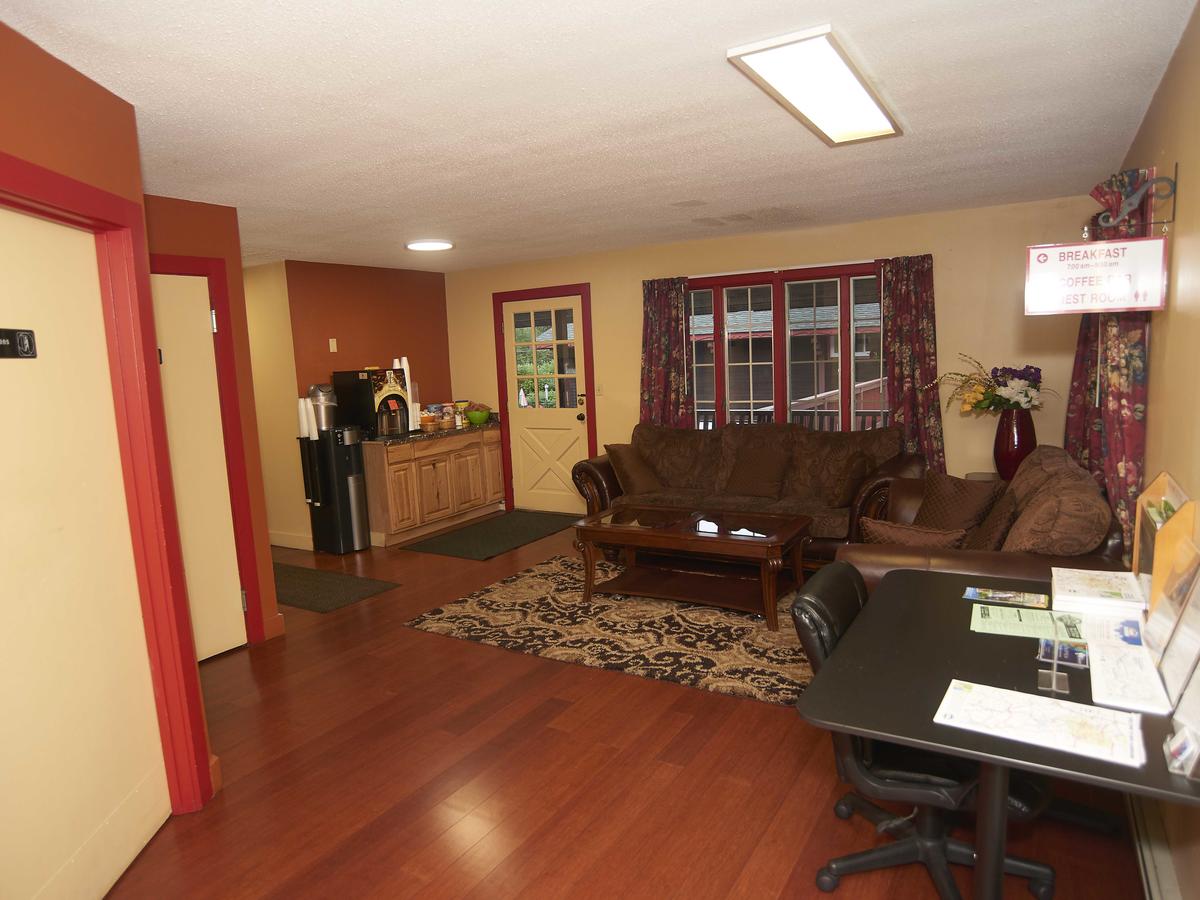 Swiss Chalets Village Inn - thumb 10