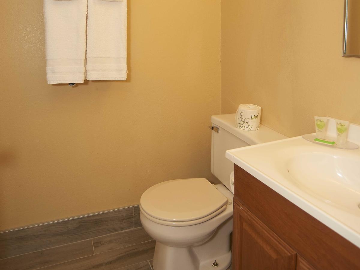 Swiss Chalets Village Inn - thumb 27