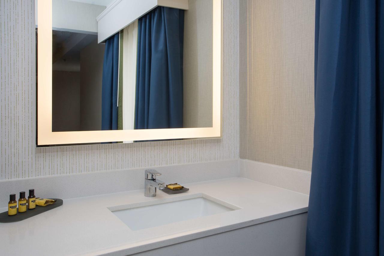 Best Western Plus Portsmouth Hotel & Suites - thumb 38