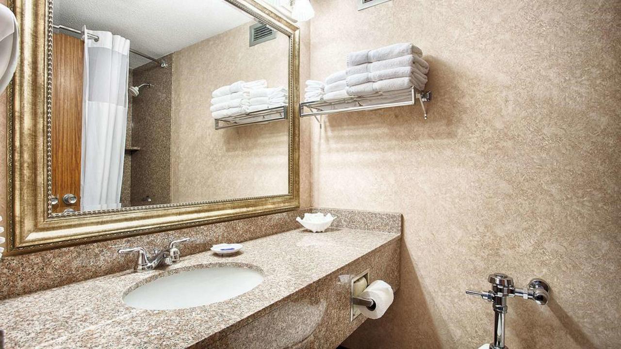 Best Western Plus Portsmouth Hotel & Suites - thumb 21