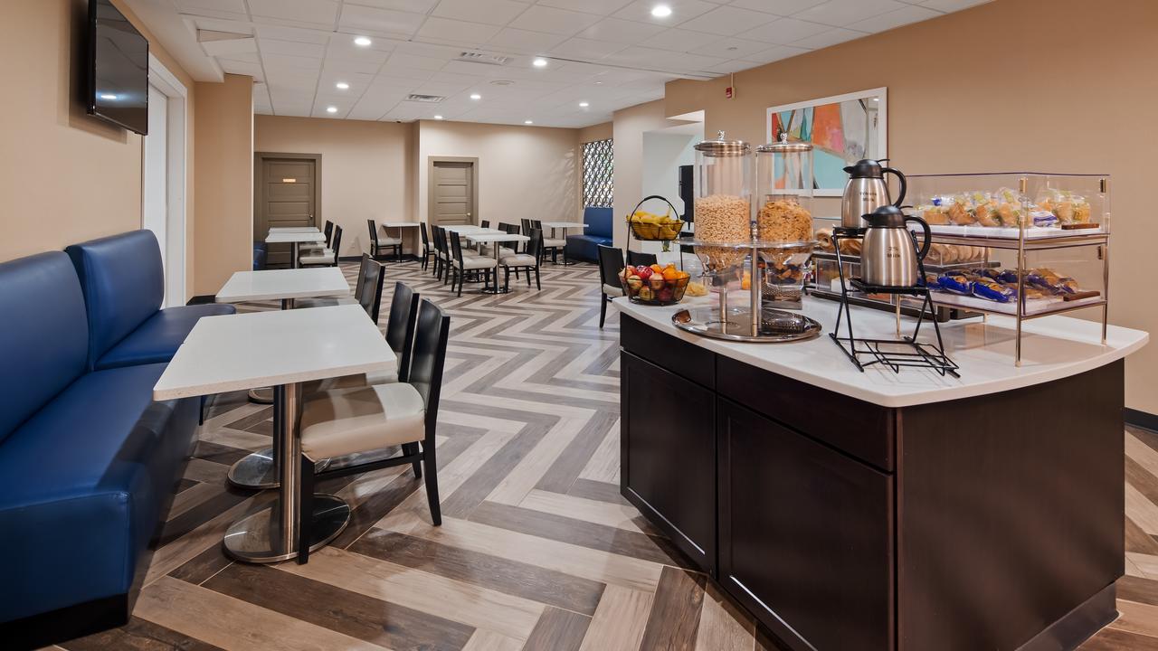 Best Western Plus Landmark Inn - thumb 11