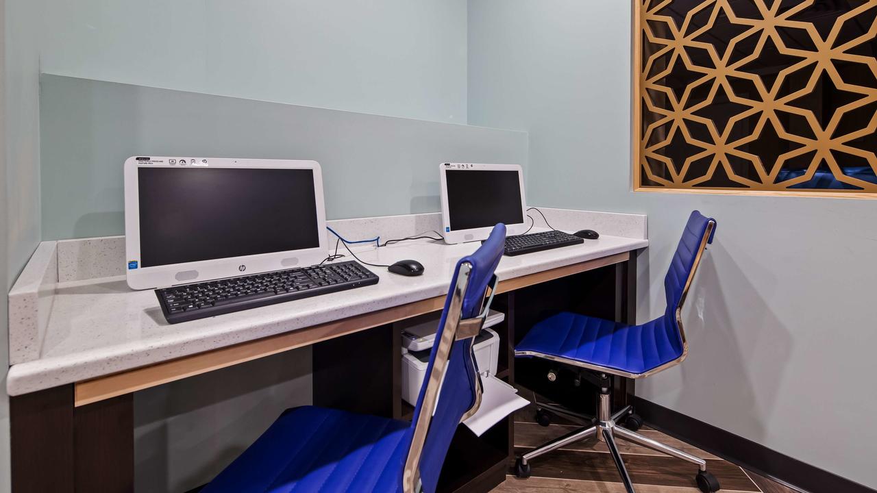 Best Western Plus Landmark Inn - thumb 41