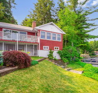 3 Bed 1 Bath Vacation home in Alton - Tourism Bookings