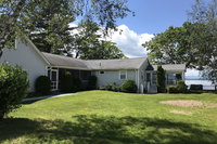 4 Bed 2 Bath Vacation home in Ossipee USA Accommodation