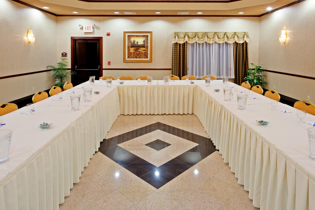 Holiday Inn Express Hotel & Suites Newton Sparta - thumb 20