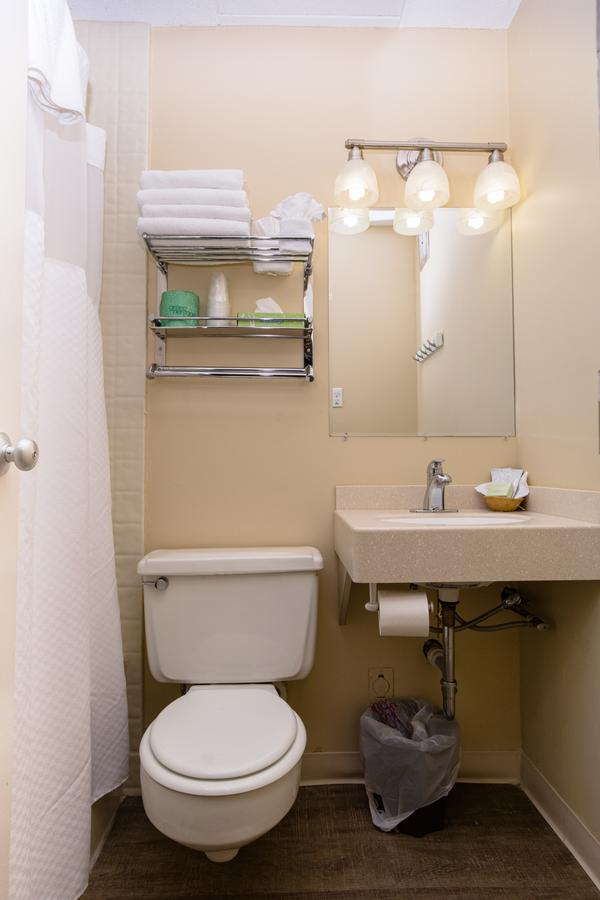 Charlroy Motel - thumb 37