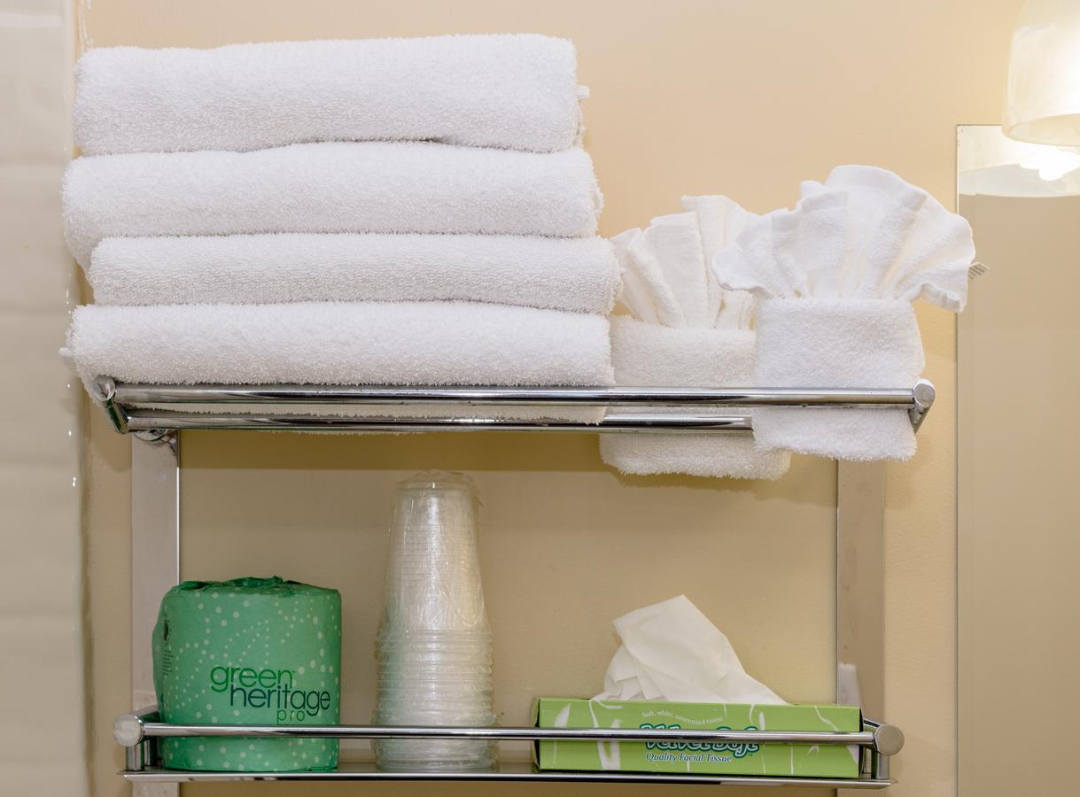 Charlroy Motel - thumb 36