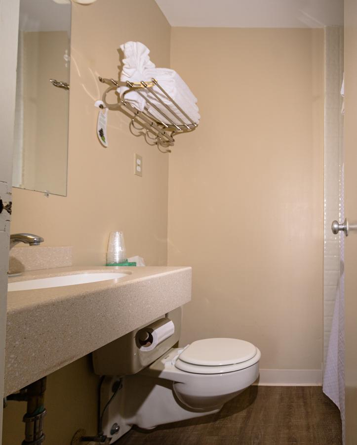 Charlroy Motel - thumb 29