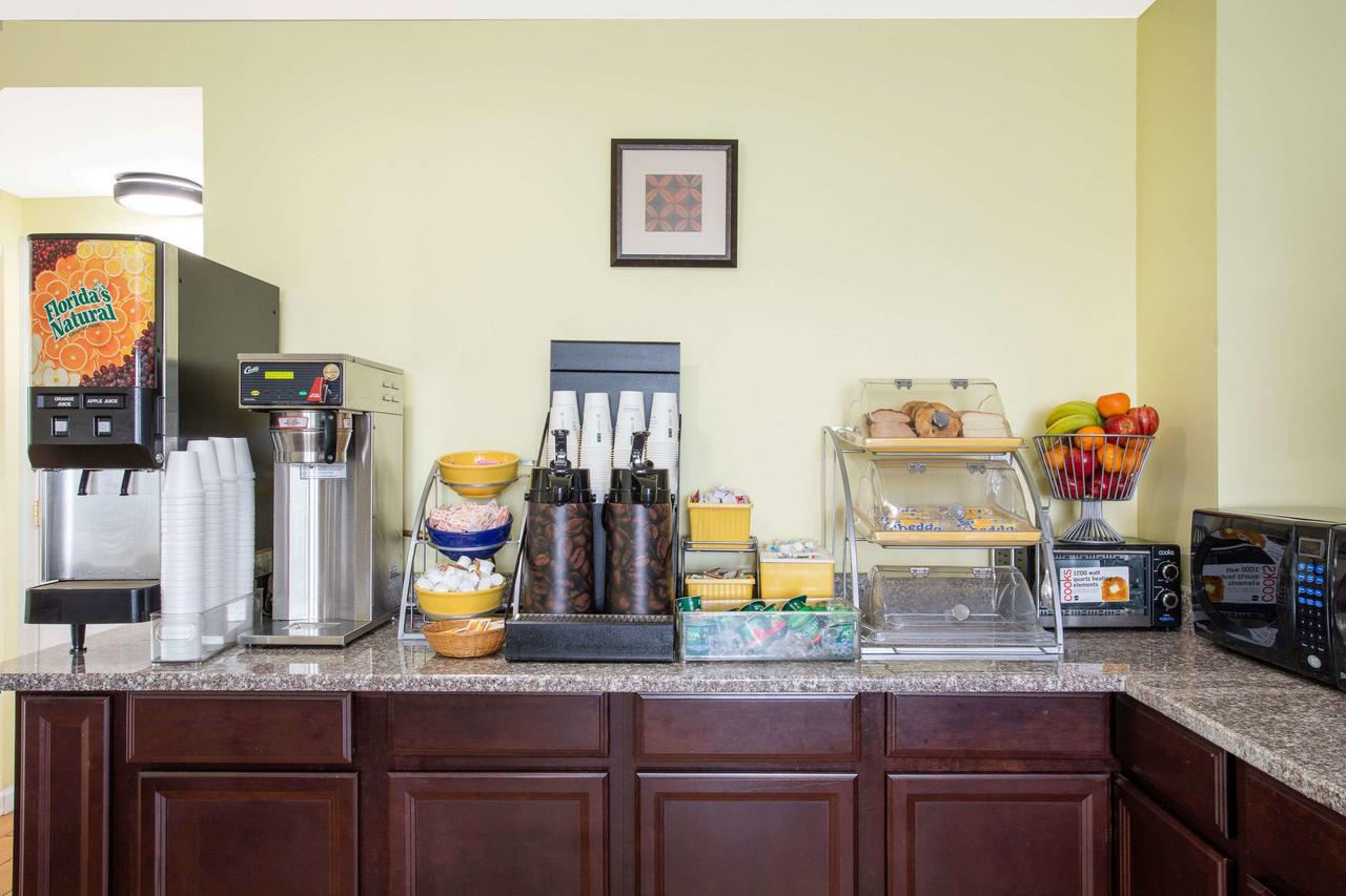 Days Inn By Wyndham Wrightstown - thumb 30