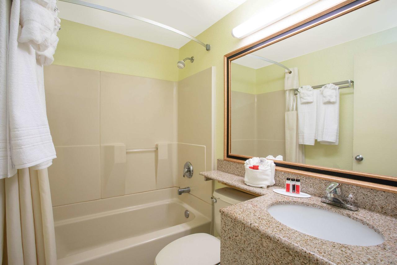 Days Inn By Wyndham Wrightstown - thumb 31