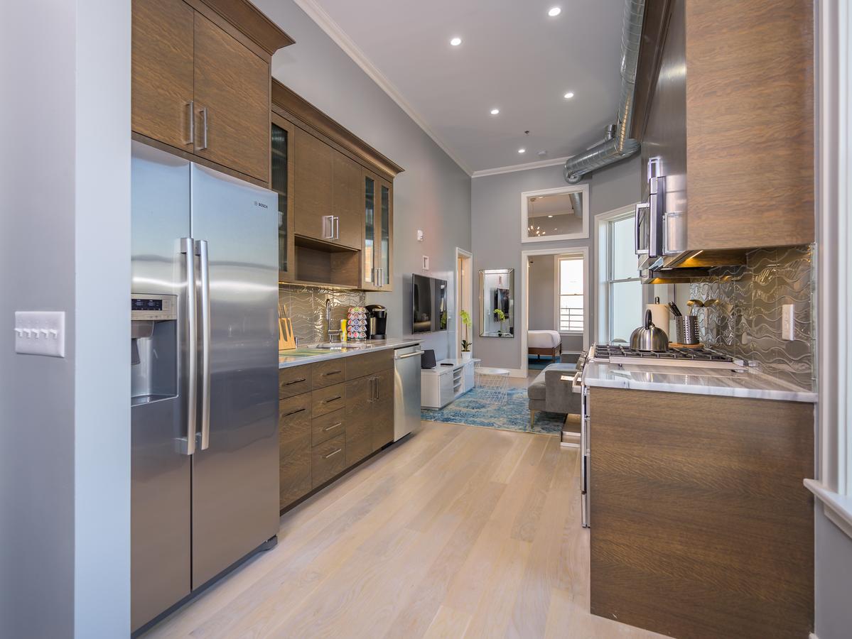 Deedee's Downtown Hoboken - thumb 10