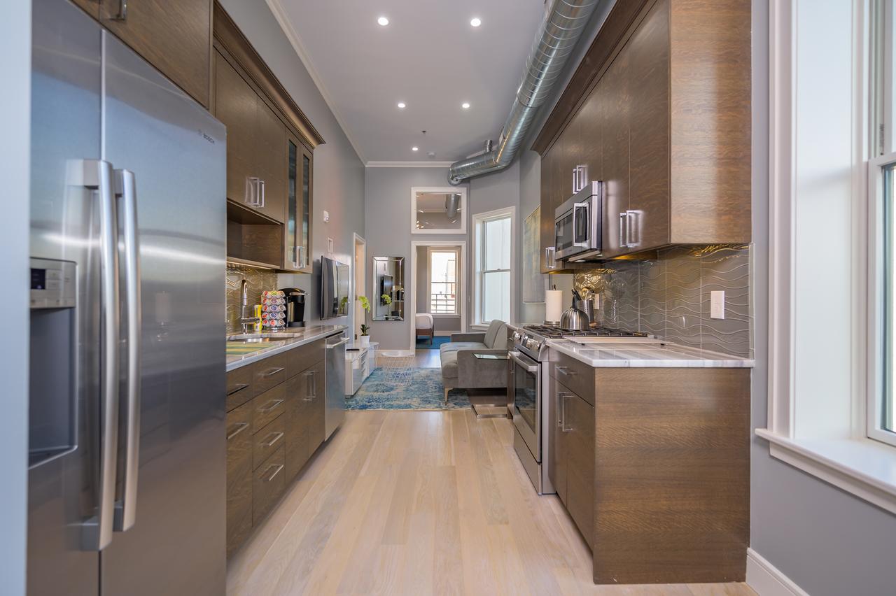 Deedee's Downtown Hoboken - thumb 11