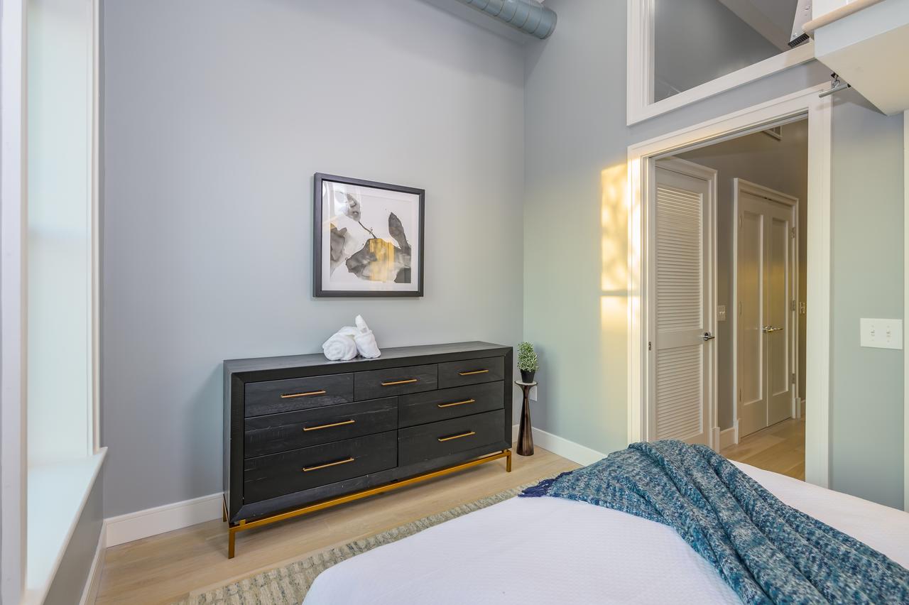 Deedee's Downtown Hoboken - thumb 8