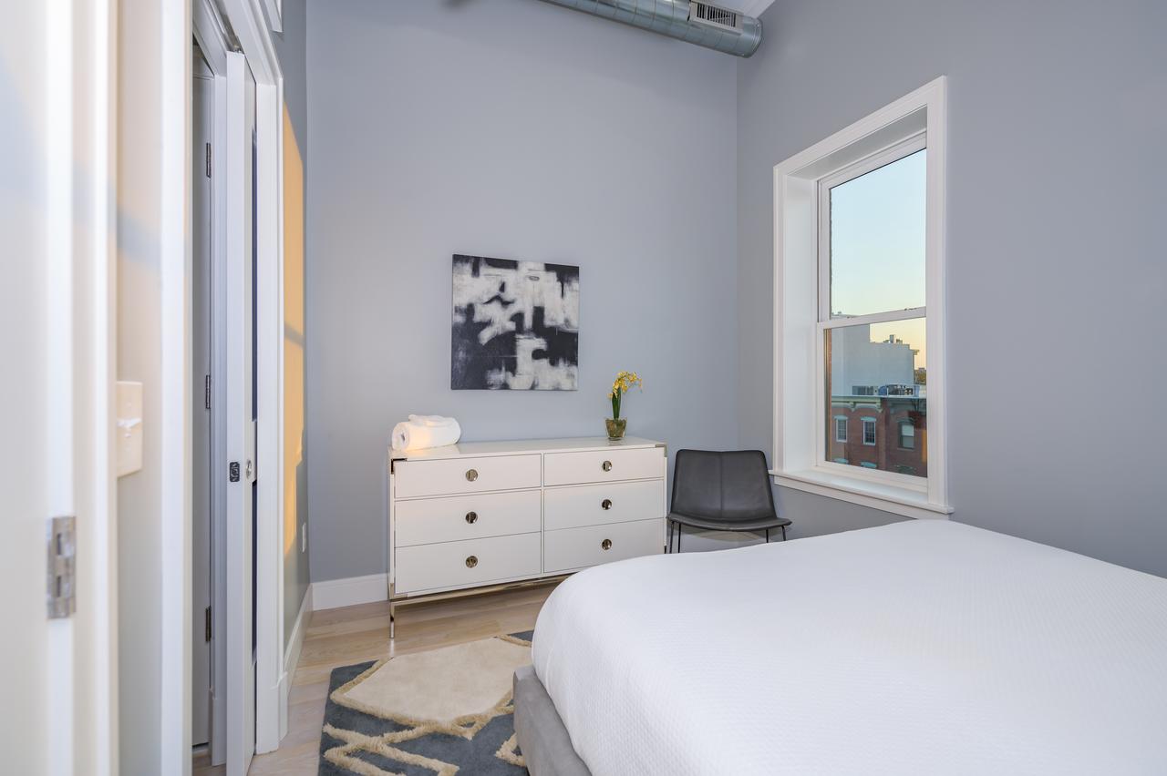 Deedee's Downtown Hoboken - thumb 9