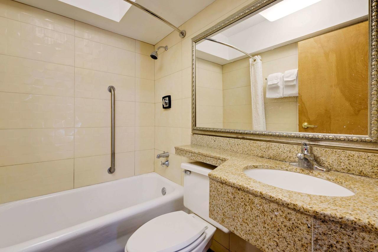 Madison Hotel Boardwalk - thumb 23