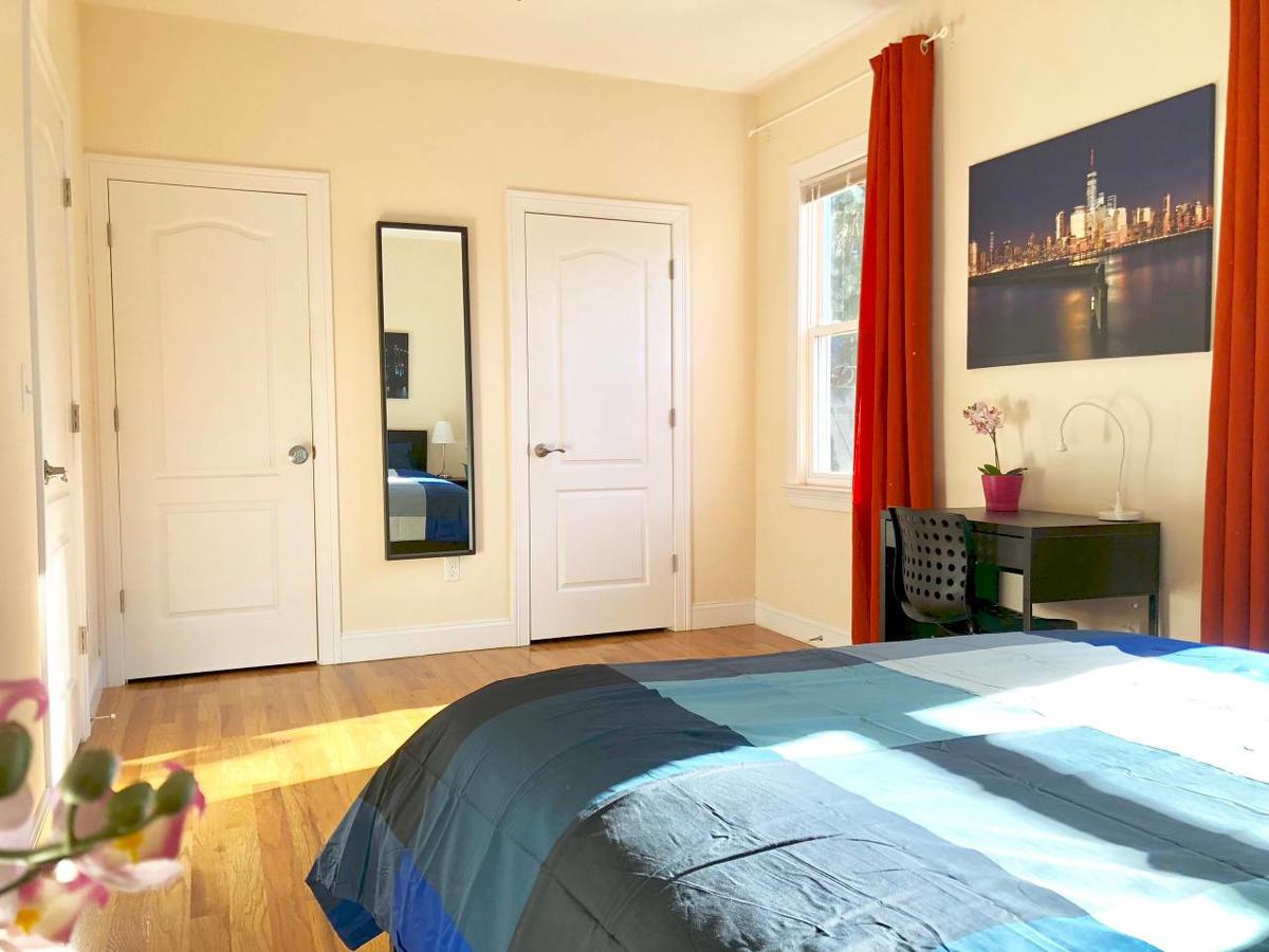 Fashionable&Spacious, 8-10 Ppl :-0 W/Garage - thumb 1