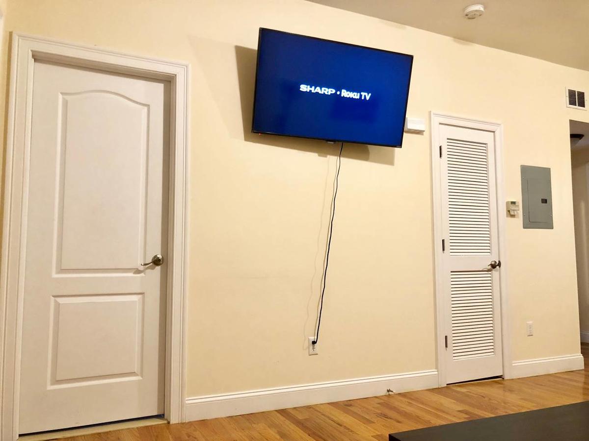 Fashionable&Spacious, 8-10 Ppl :-0 W/Garage - thumb 3