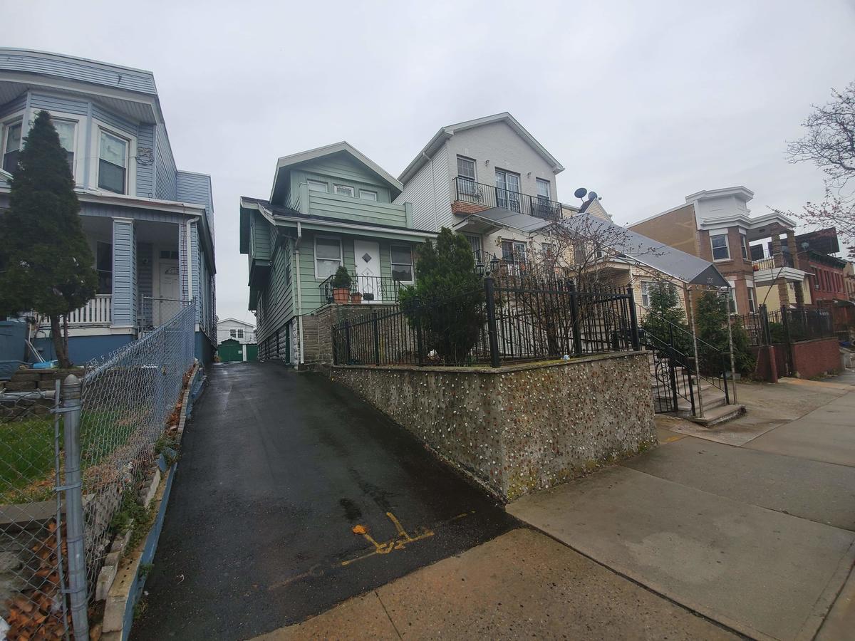 The Kennedy House - thumb 10