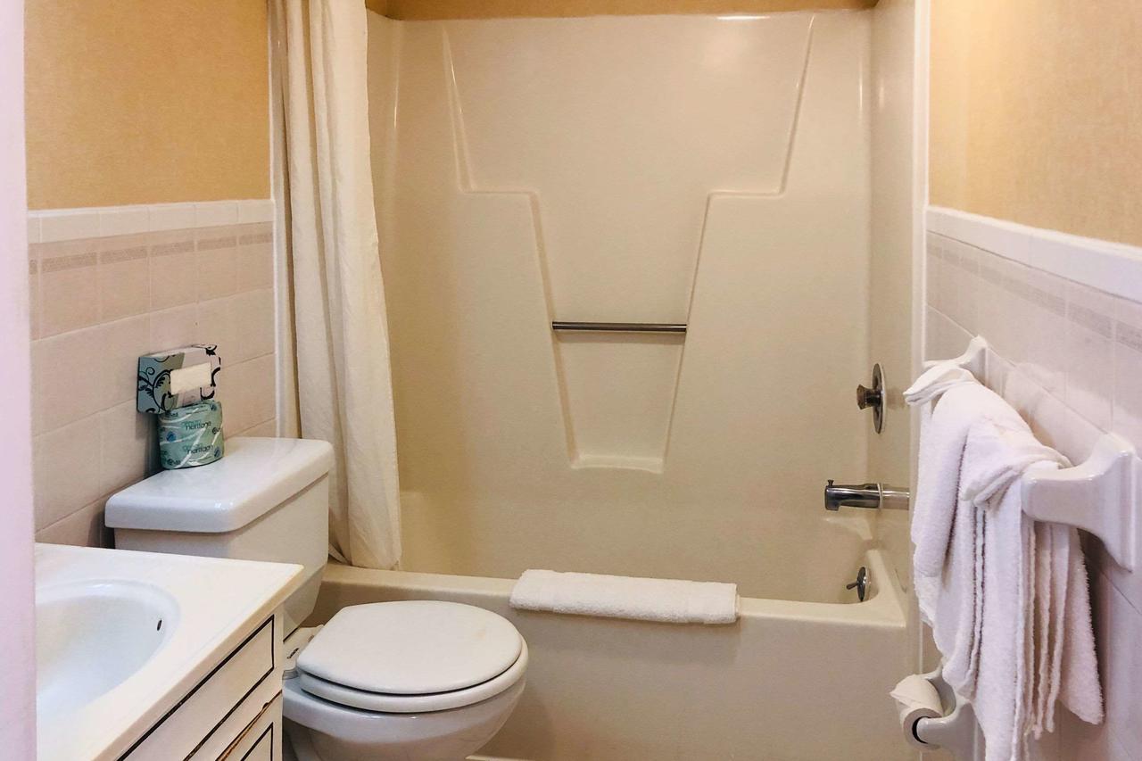 Rodeway Inn Oceanview - thumb 16