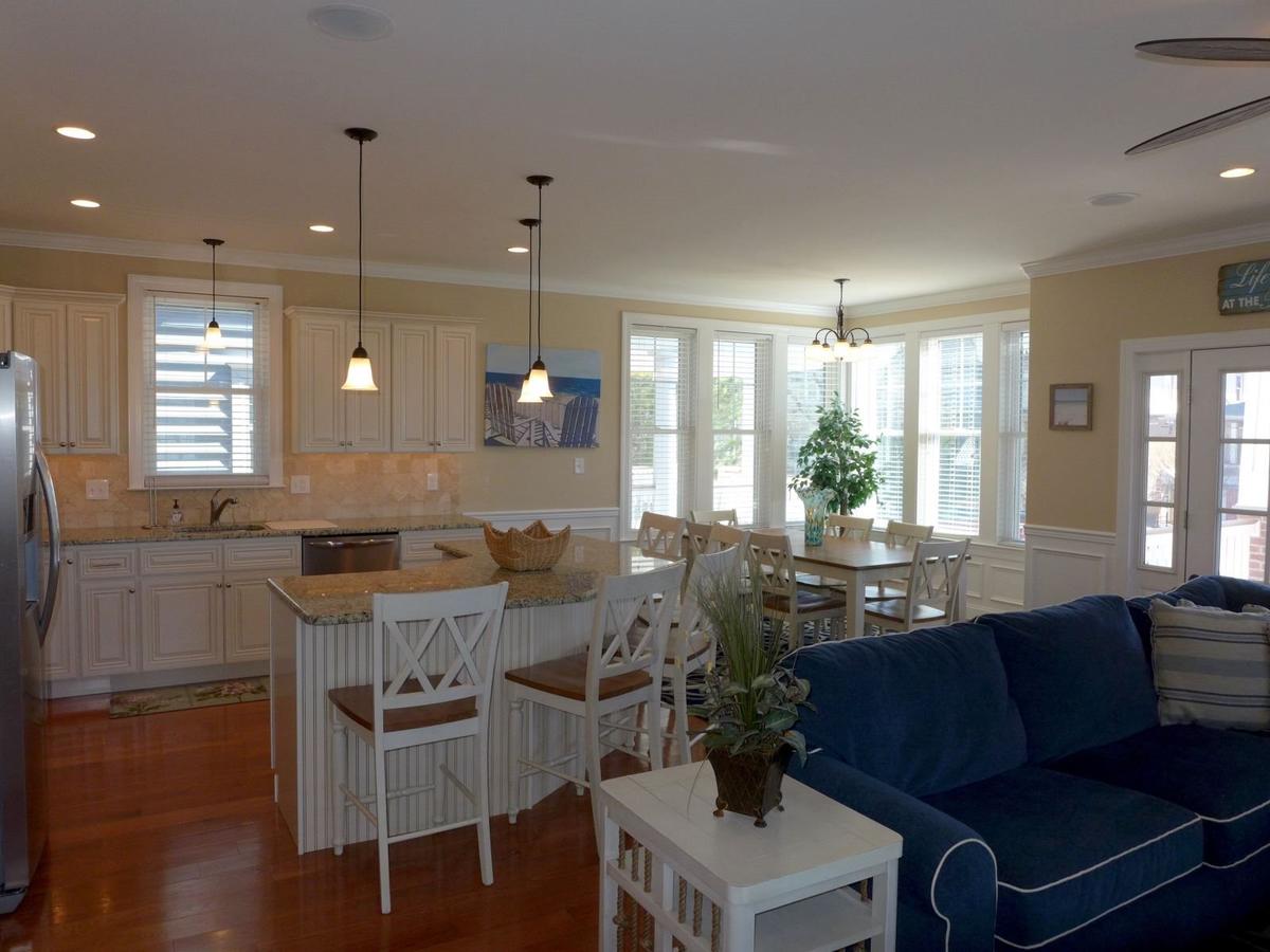 824 Wesley Ave-1st-Floor - thumb 1