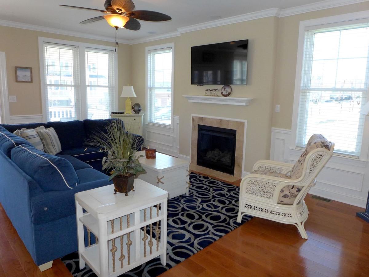 824 Wesley Ave-1st-Floor - thumb 0