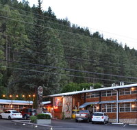 Sitzmark Chalet Inn - Tourism Bookings