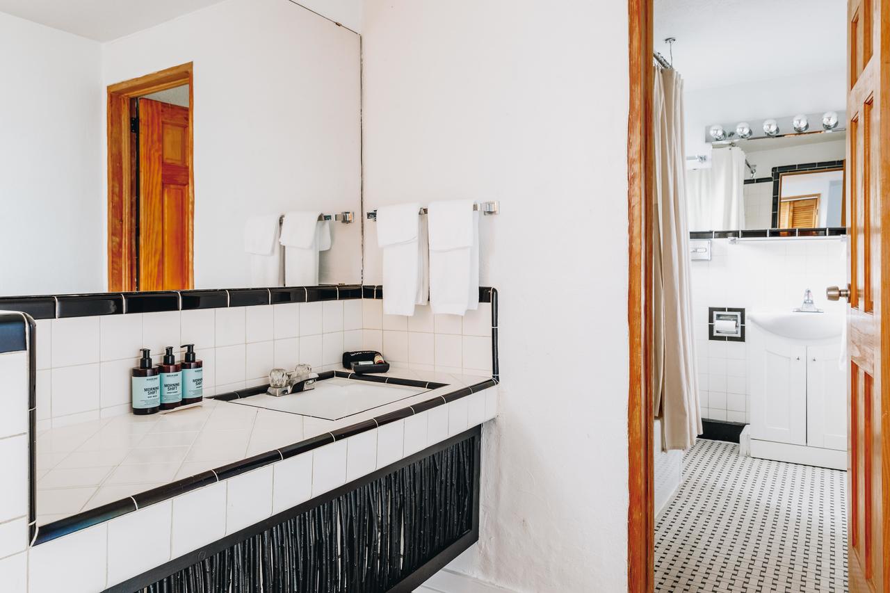 El Rey Court - thumb 3