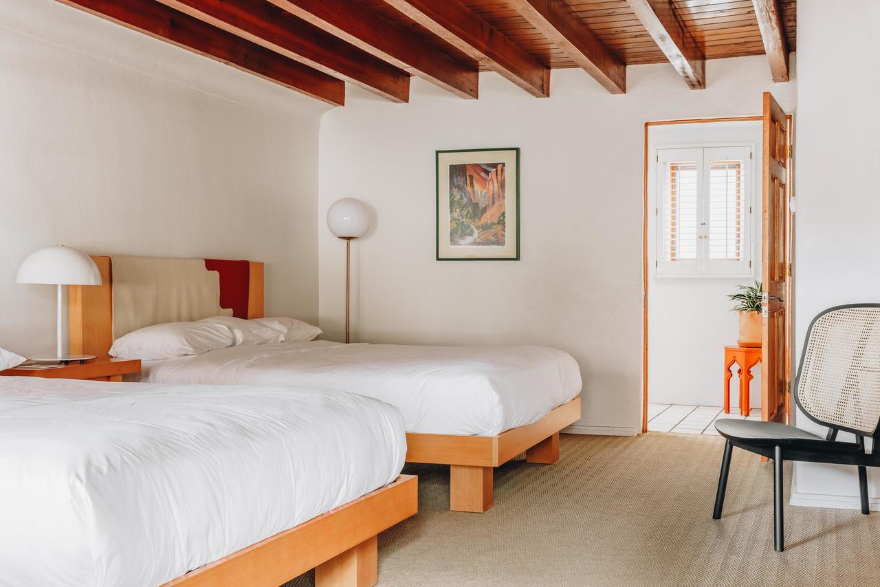 El Rey Court - thumb 5