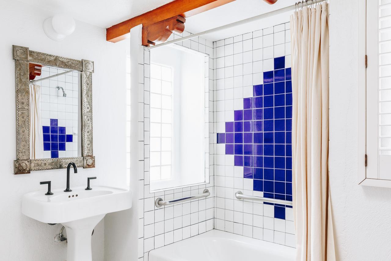 El Rey Court - thumb 4