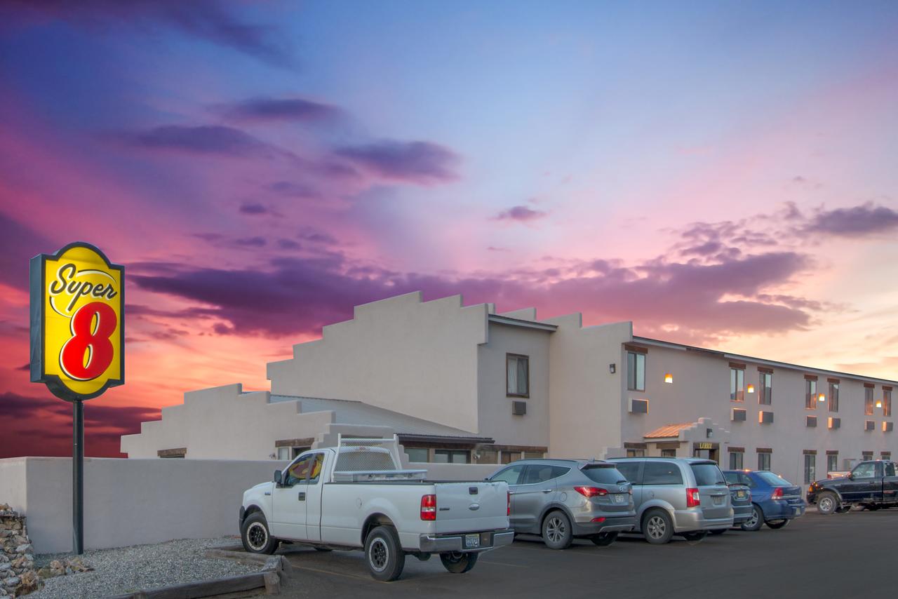 Super 8 By Wyndham Taos - thumb 1