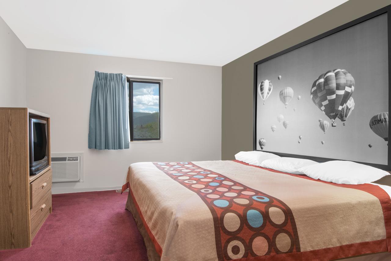 Super 8 By Wyndham Taos - thumb 11