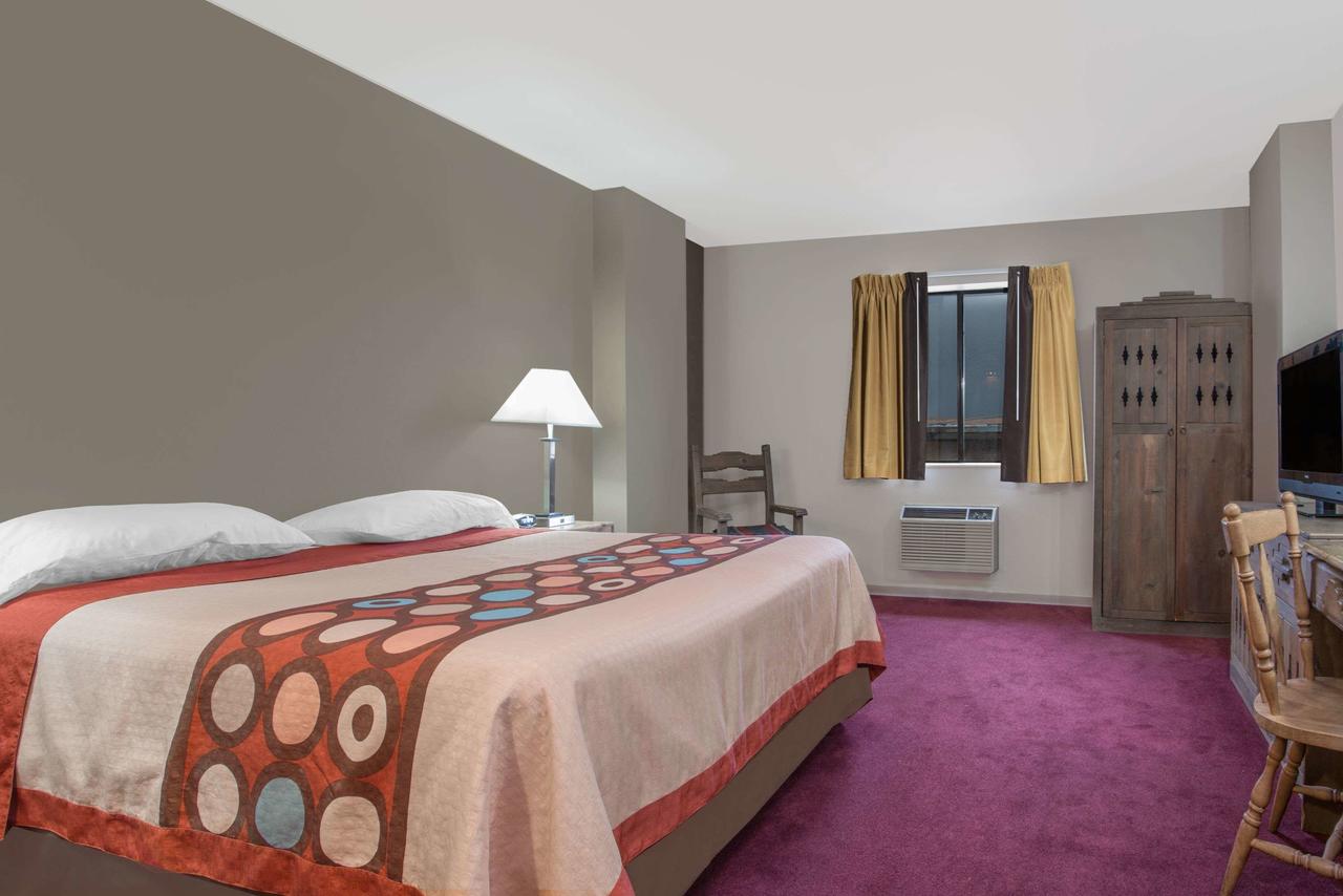 Super 8 By Wyndham Taos - thumb 18