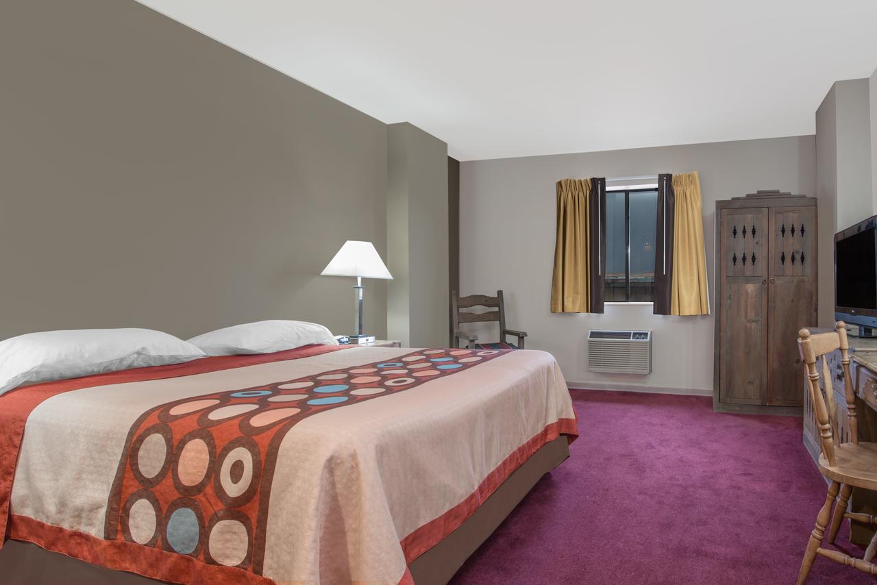 Super 8 By Wyndham Taos - thumb 13