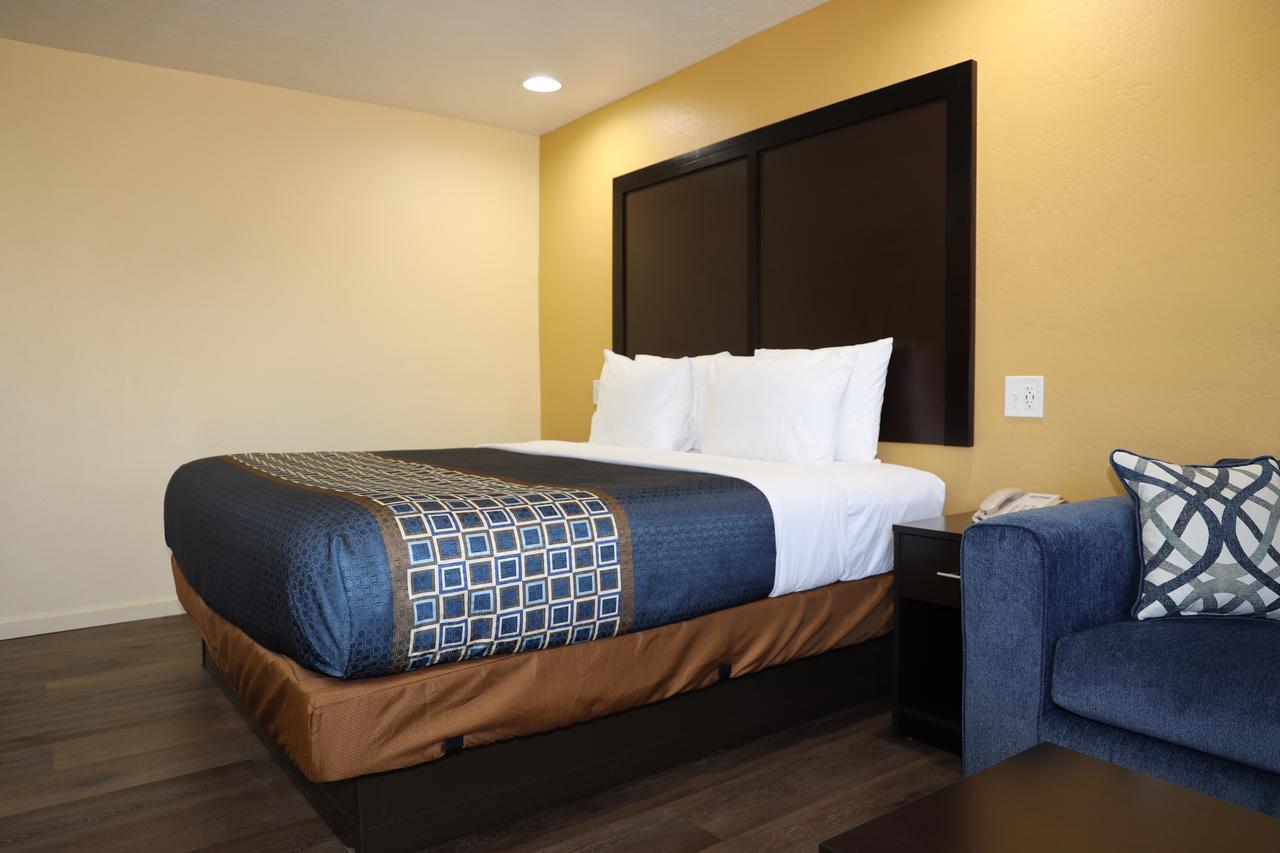 Copper Manor Motel - thumb 3