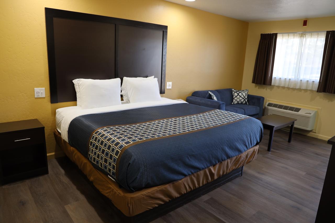 Copper Manor Motel - thumb 17