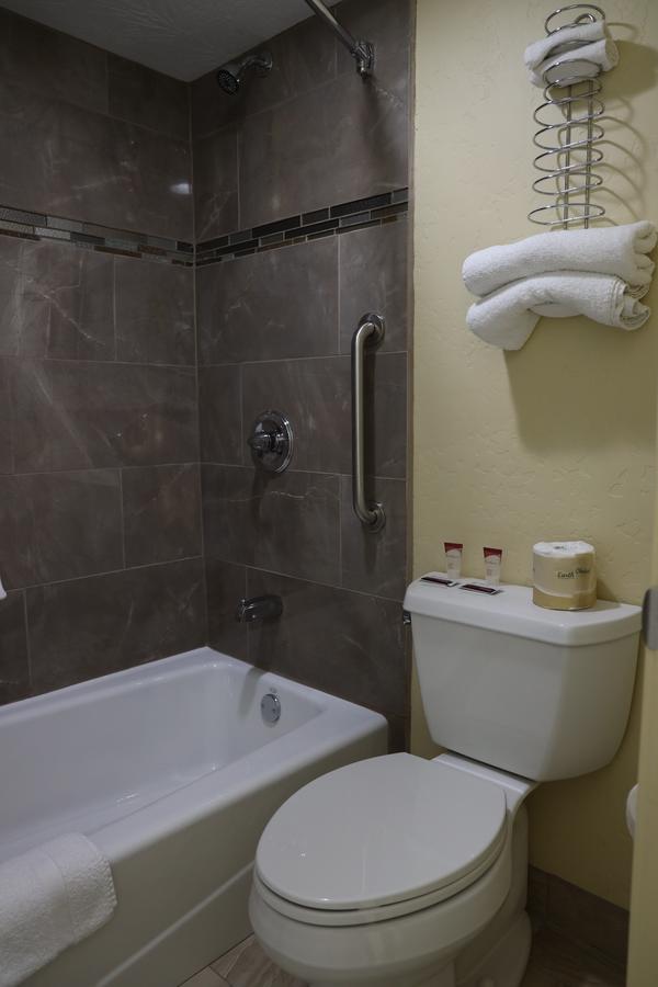 Copper Manor Motel - thumb 38