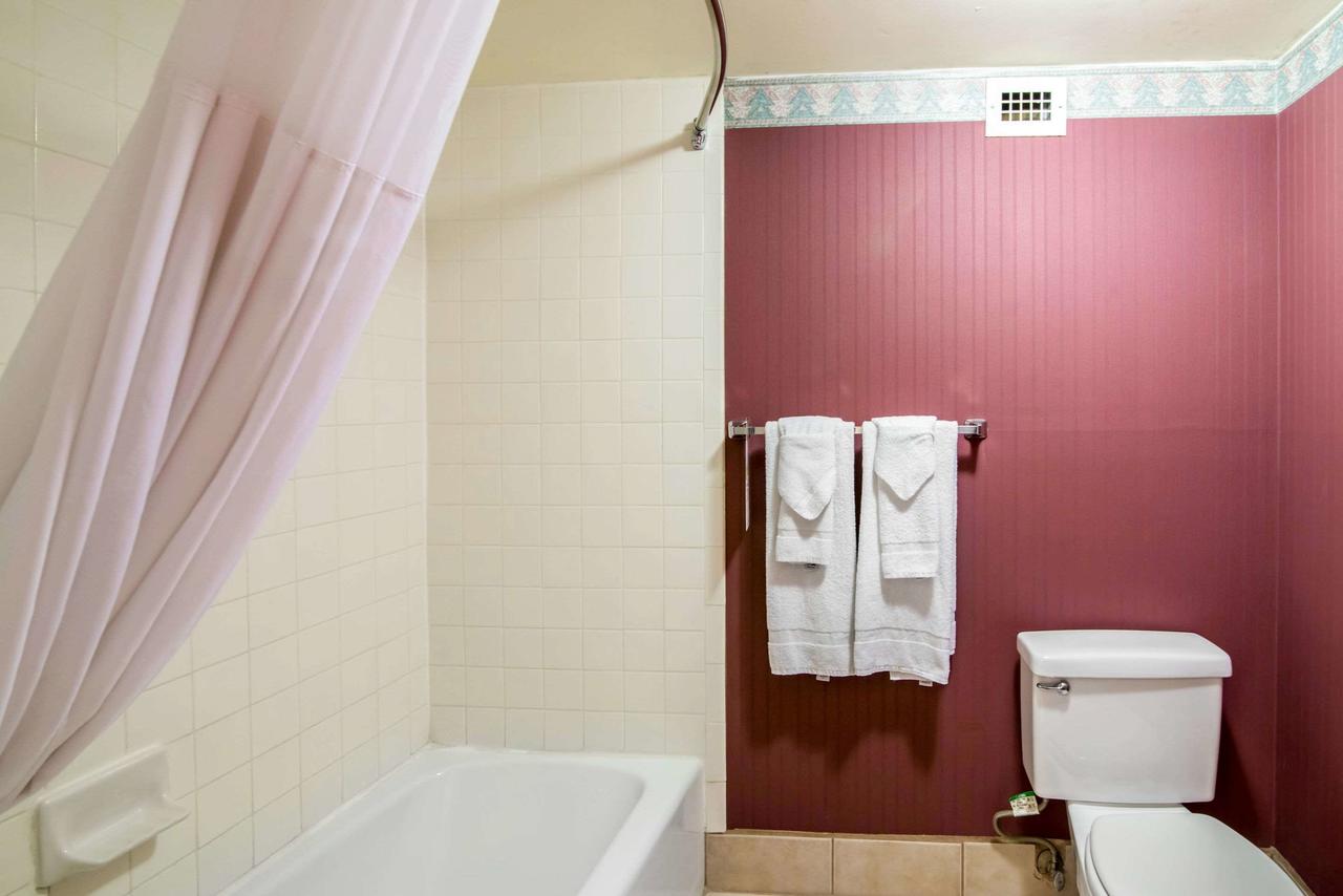 Quality Inn Taos - thumb 10