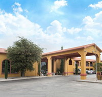 Days Inn by Wyndham Carlsbad - Tourism Bookings