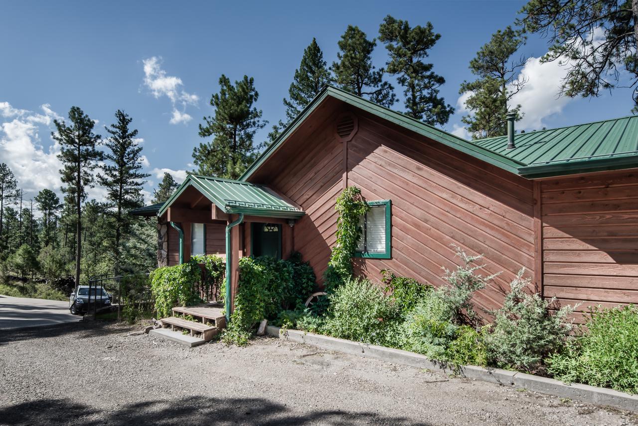 A River Runs Through It, 3 Bedroom, Hot Tub, AC, Wooded, 4 TVs, Pets Allowed - thumb 20