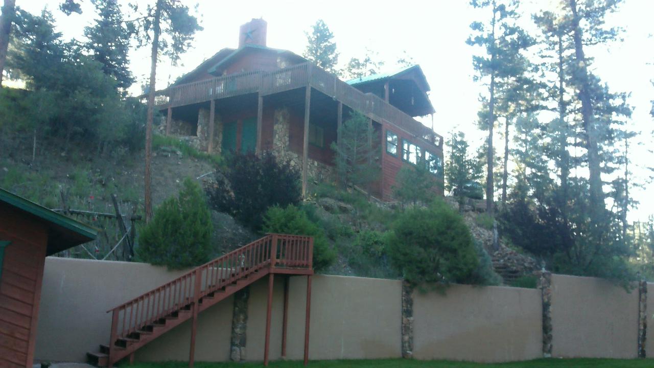 A River Runs Through It, 3 Bedroom, Hot Tub, AC, Wooded, 4 TVs, Pets Allowed - thumb 23