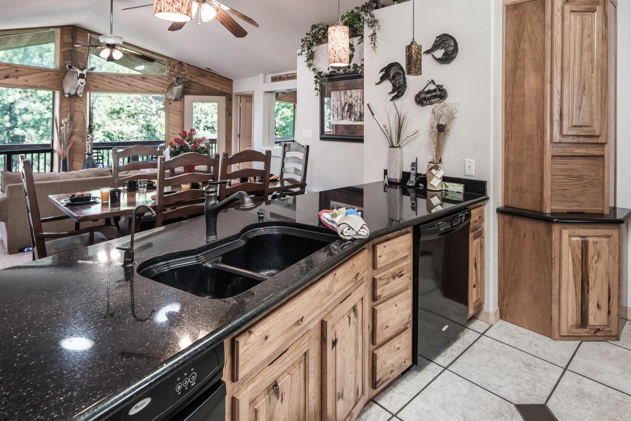 A River Runs Through It, 3 Bedroom, Hot Tub, AC, Wooded, 4 TVs, Pets Allowed - thumb 7
