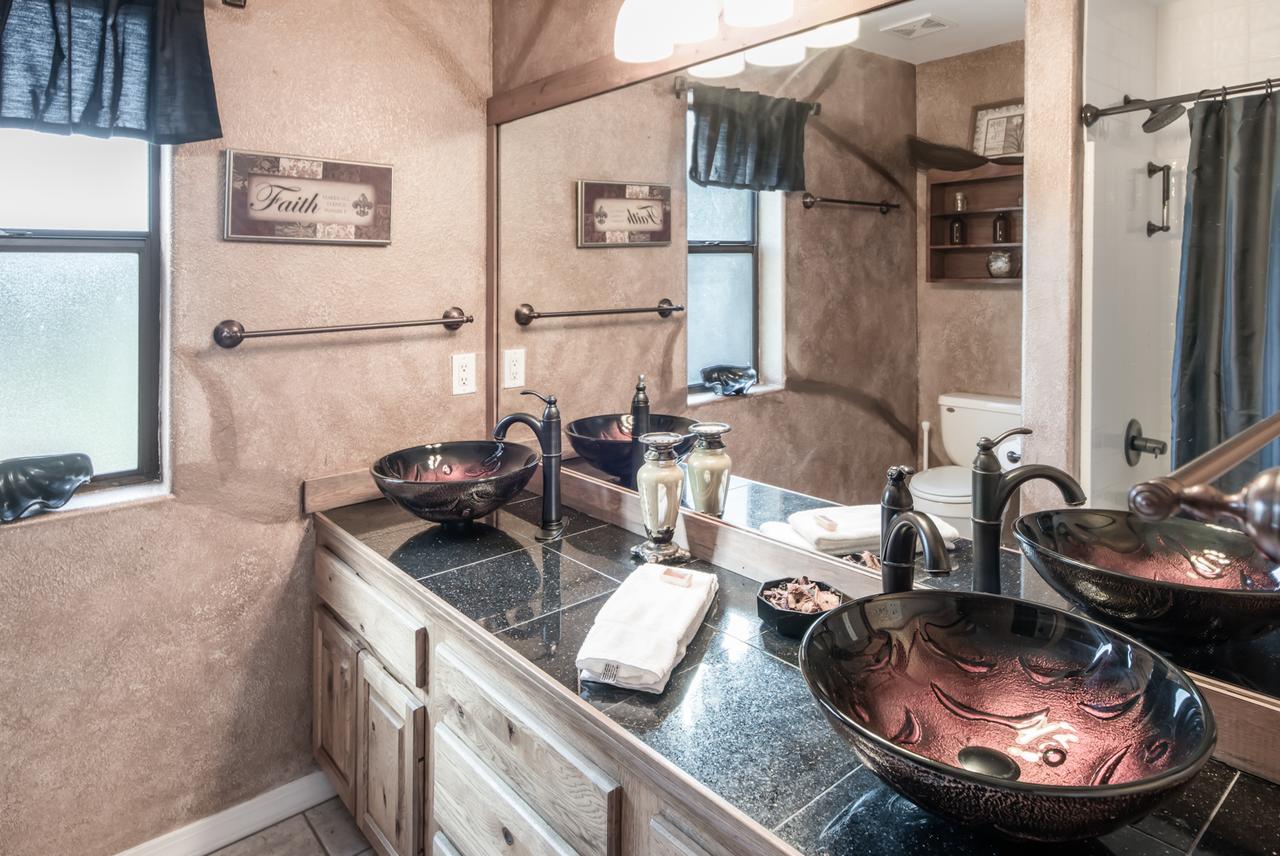 A River Runs Through It, 3 Bedroom, Hot Tub, AC, Wooded, 4 TVs, Pets Allowed - thumb 15