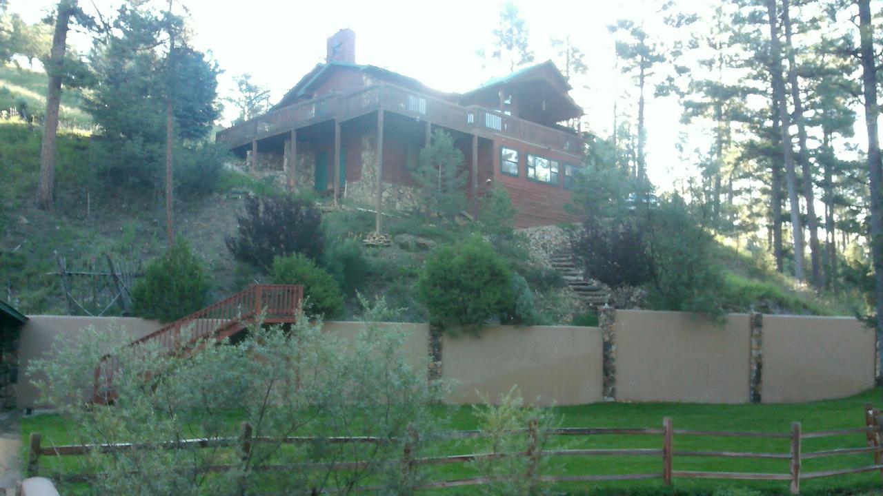 A River Runs Through It, 3 Bedroom, Hot Tub, AC, Wooded, 4 TVs, Pets Allowed - thumb 22