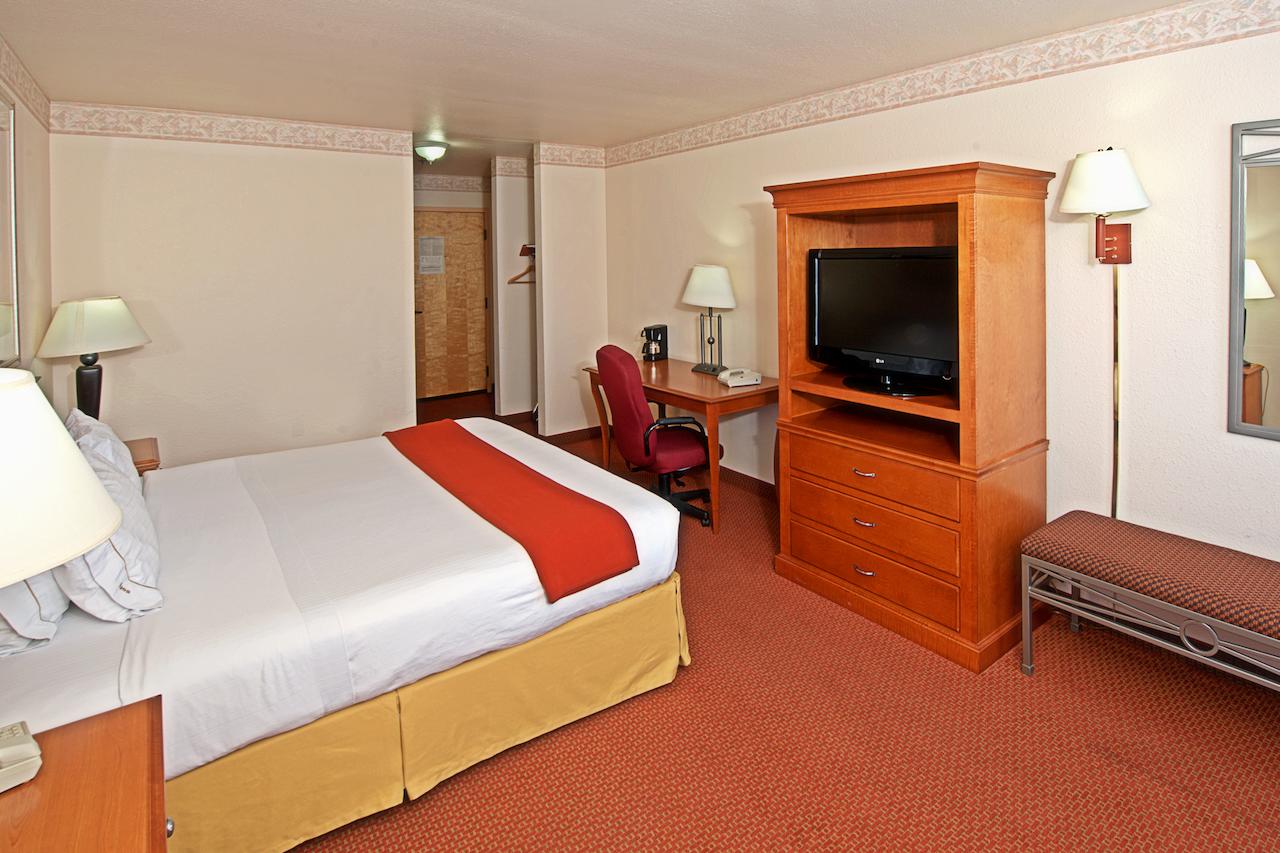 Holiday Inn Express Silver City - thumb 14