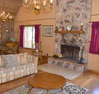 Artz Valley View Cabin - USA Accommodation