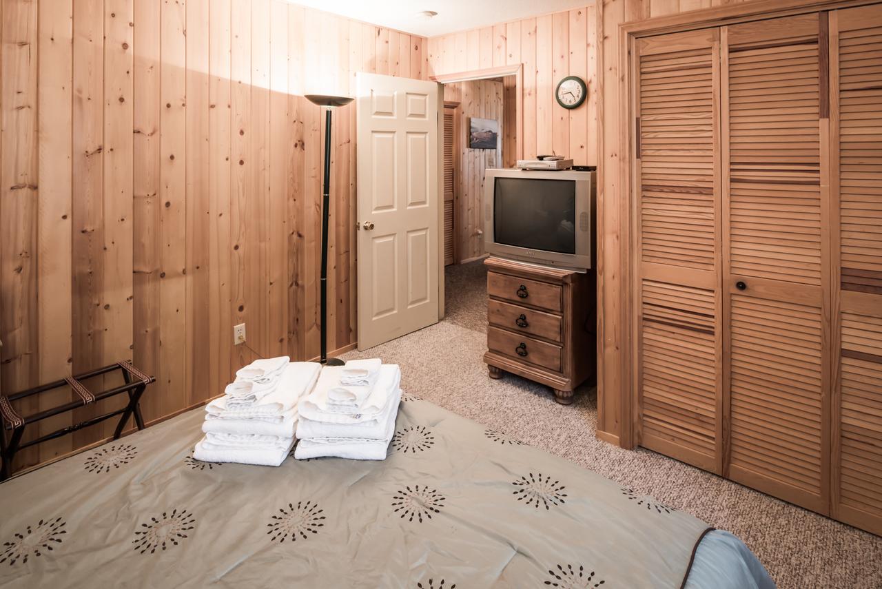 123 Rising Hill, 2 Bedrooms, Sleeps 6, WiFi, Gas Fireplace, Porch, Grill - thumb 9